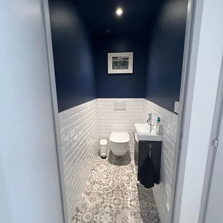 Apartment Confort Climatise Avec Jardinet, En Centre Bourg, Proche Plage, Mer, La Rochelle Et Chatelaillon *
